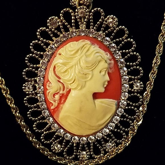 Huge Cameo necklace - Picture 4 of 4